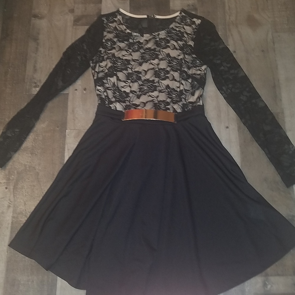 Venus Lace dress